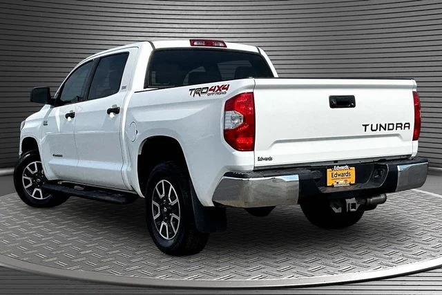 Used 2018 White Toyota SR5 image 4