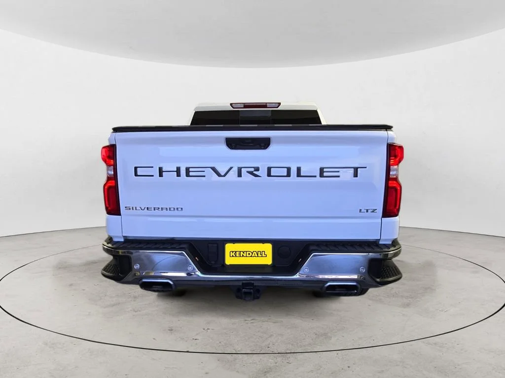 Used 2024 Summit White Chevrolet LTZ image 4