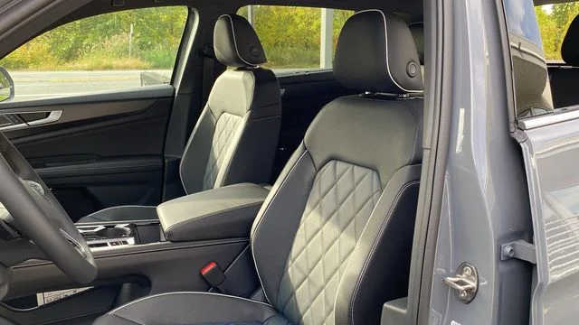 2026 Volkswagen Atlas Cross Sport SEL Premium R-LINE - Photo 13