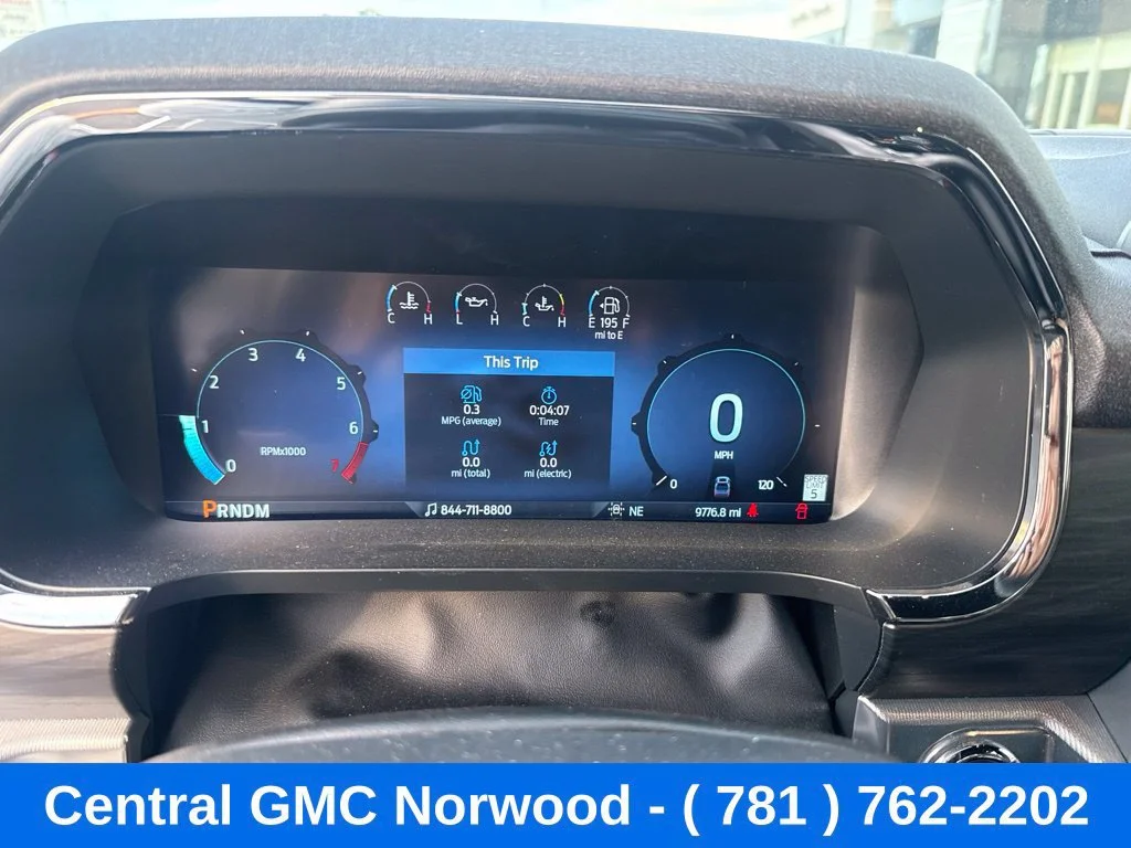 Used 2025 Gray Ford LARIAT image 15
