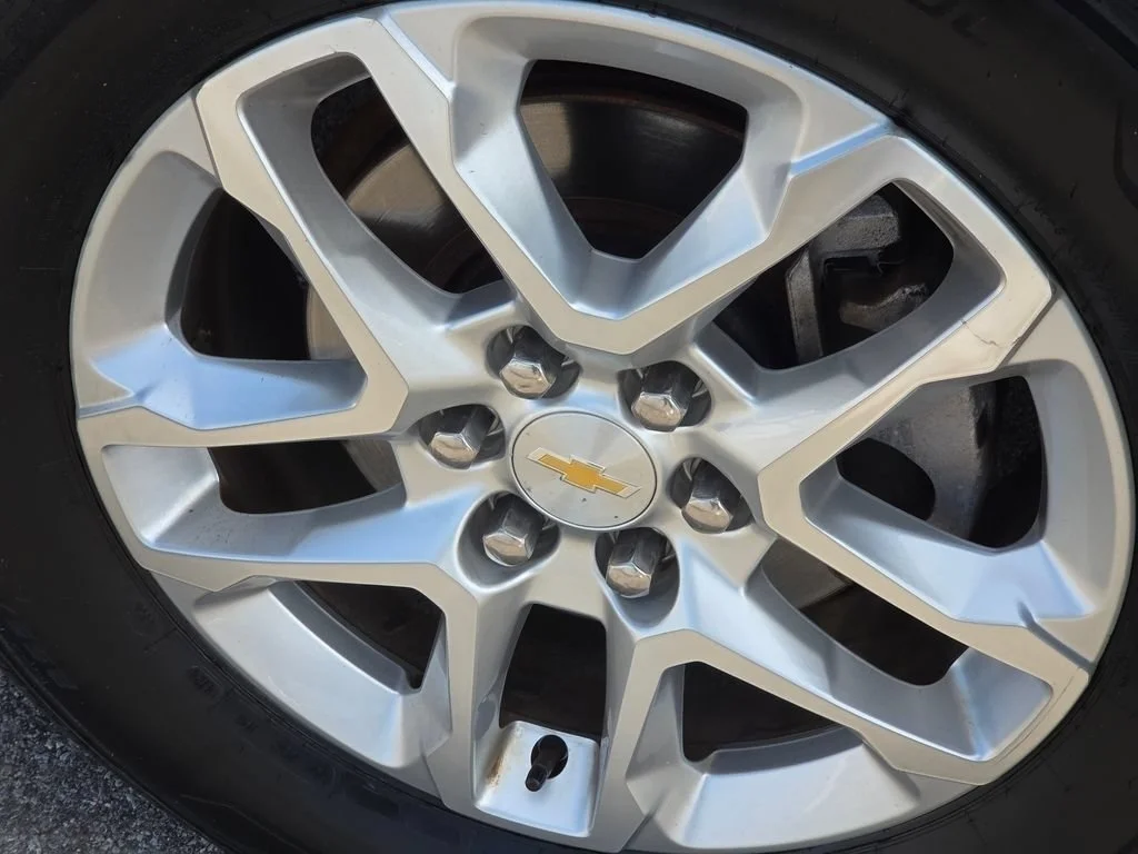 Used 2018 Cajun Red Tintcoat Chevrolet LT image 17