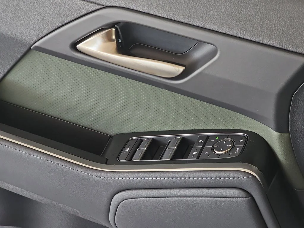 New 2026  Lexus 550 Overtrail image 26