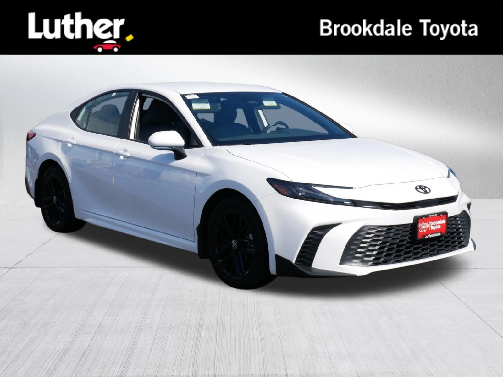 2025 Toyota Camry SE AWD Hybrid's photo