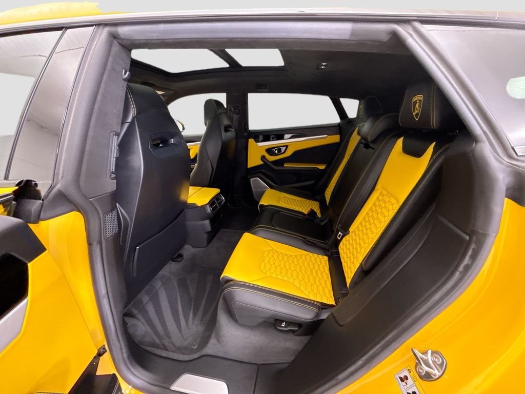 Used 2019 Black Lamborghini Base image 20