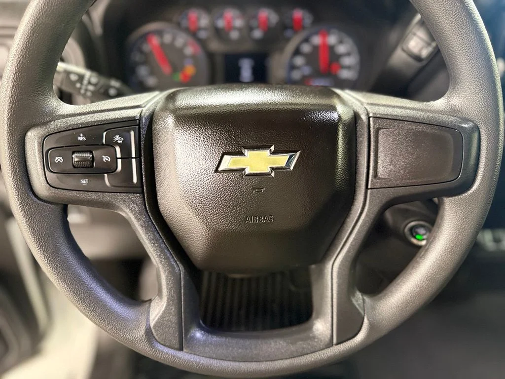 Used 2024 White Chevrolet Custom image 15