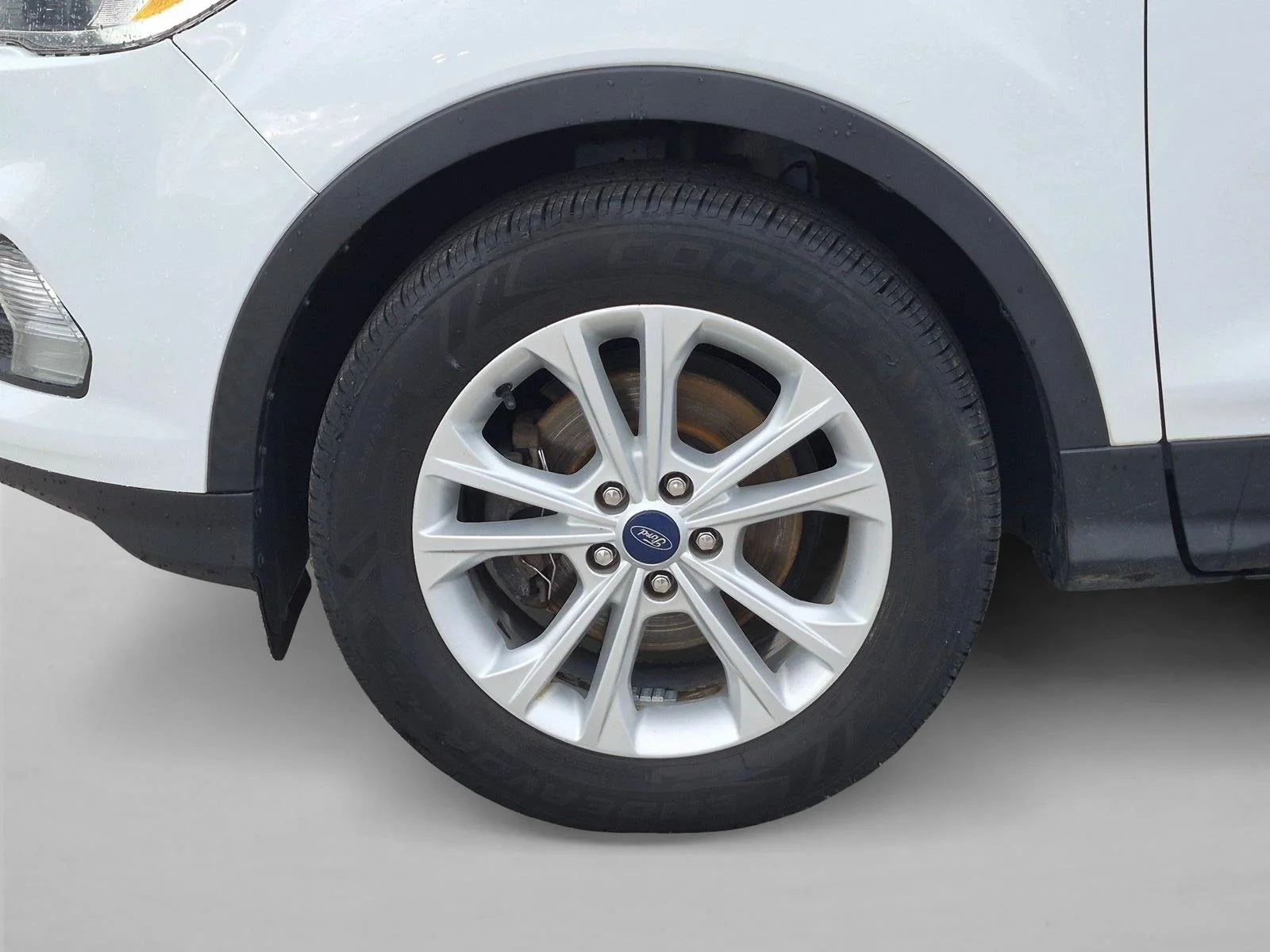 Used 2018 Oxford White Ford SE image 20