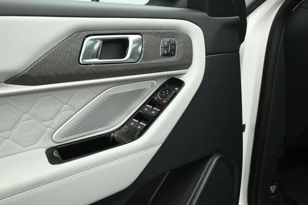 New 2026 White Ford Platinum image 7