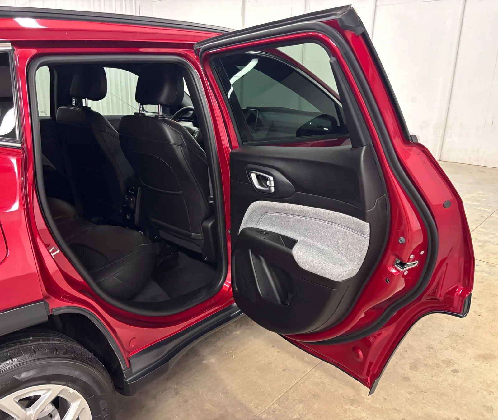 Used 2025 Red Jeep Latitude image 16