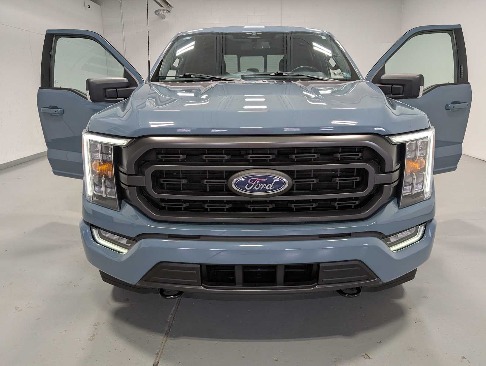 Used 2023 Area 51 Blue Ford XLT image 16