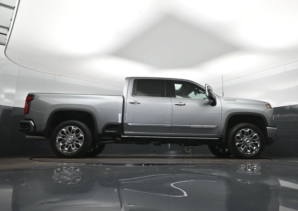 New 2026 Sterling Gray Metallic Chevrolet High Country image 44