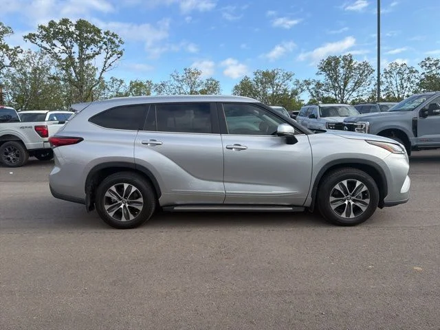 Used 2023 Silver Toyota XLE image 5