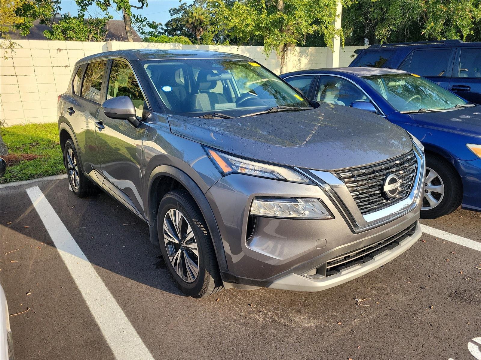Used 2023 Gun Metallic Nissan SV image 4
