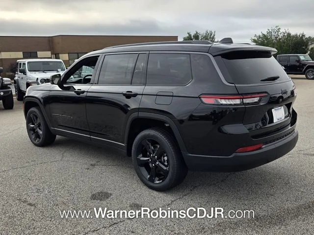 New 2026 Diamond Black Crystal Pearl-Coat Exterior Paint Jeep Limited image 10