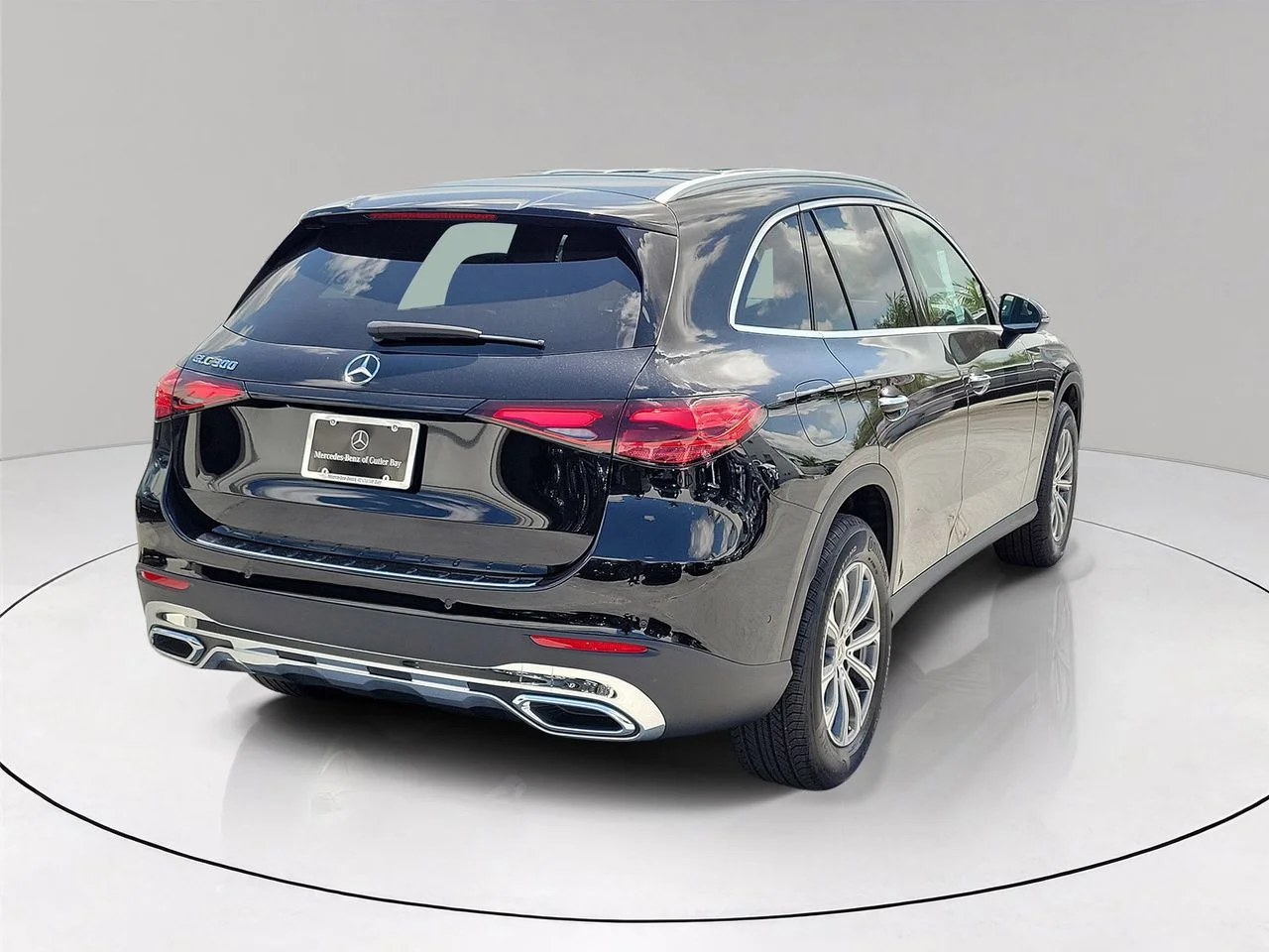 New 2026 Black Mercedes-Benz GLC 300 image 4