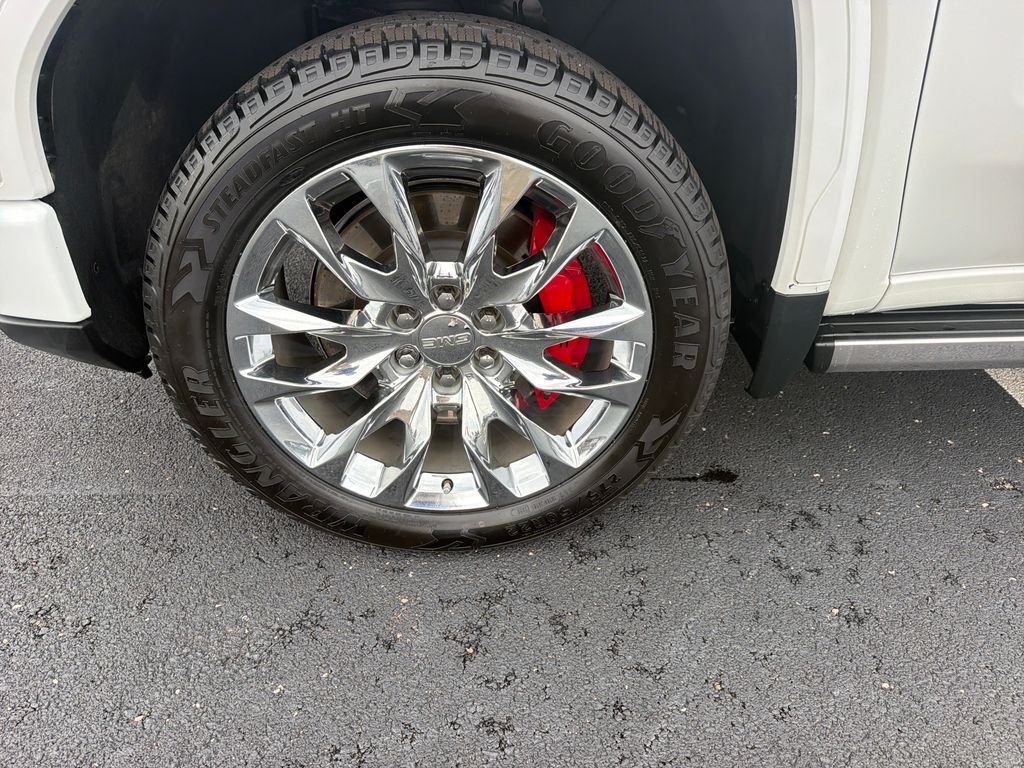 Used 2023 White GMC Denali image 11
