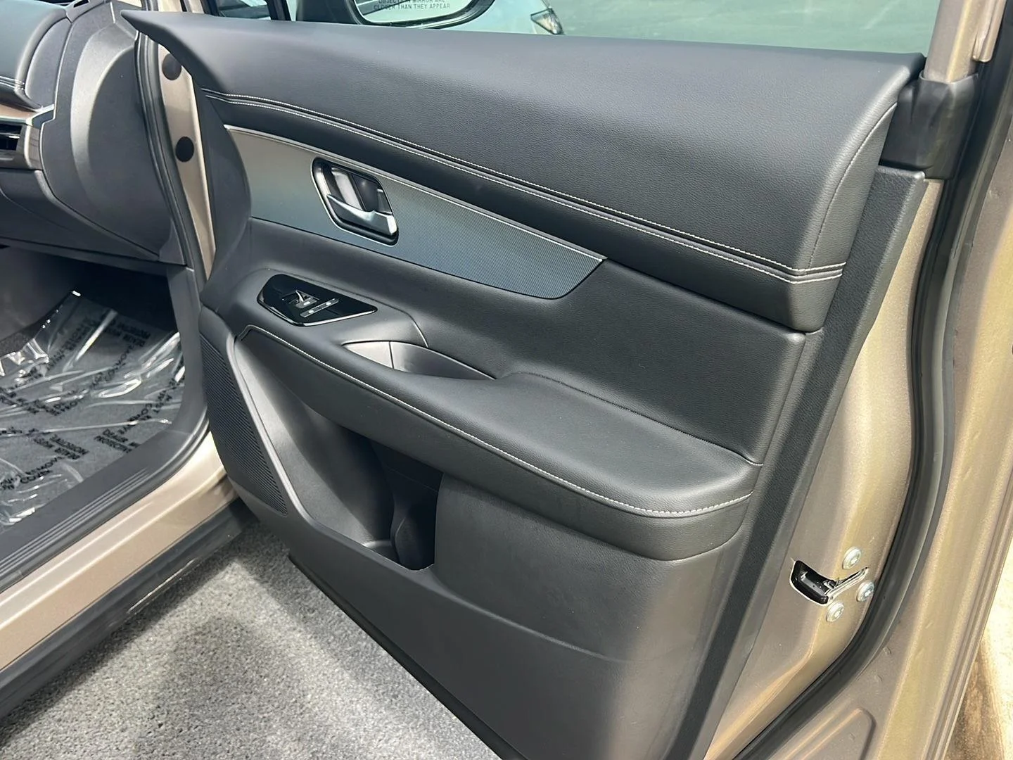 New 2026 Champagne Silver Metallic Nissan Platinum image 15