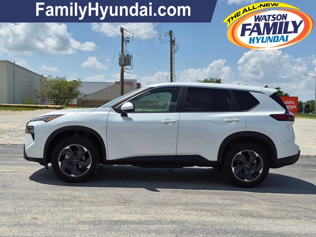 Used 2024 White Nissan SV image 7