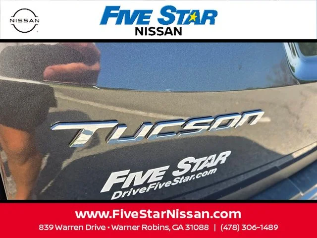 Used 2023 Black Hyundai SE image 11
