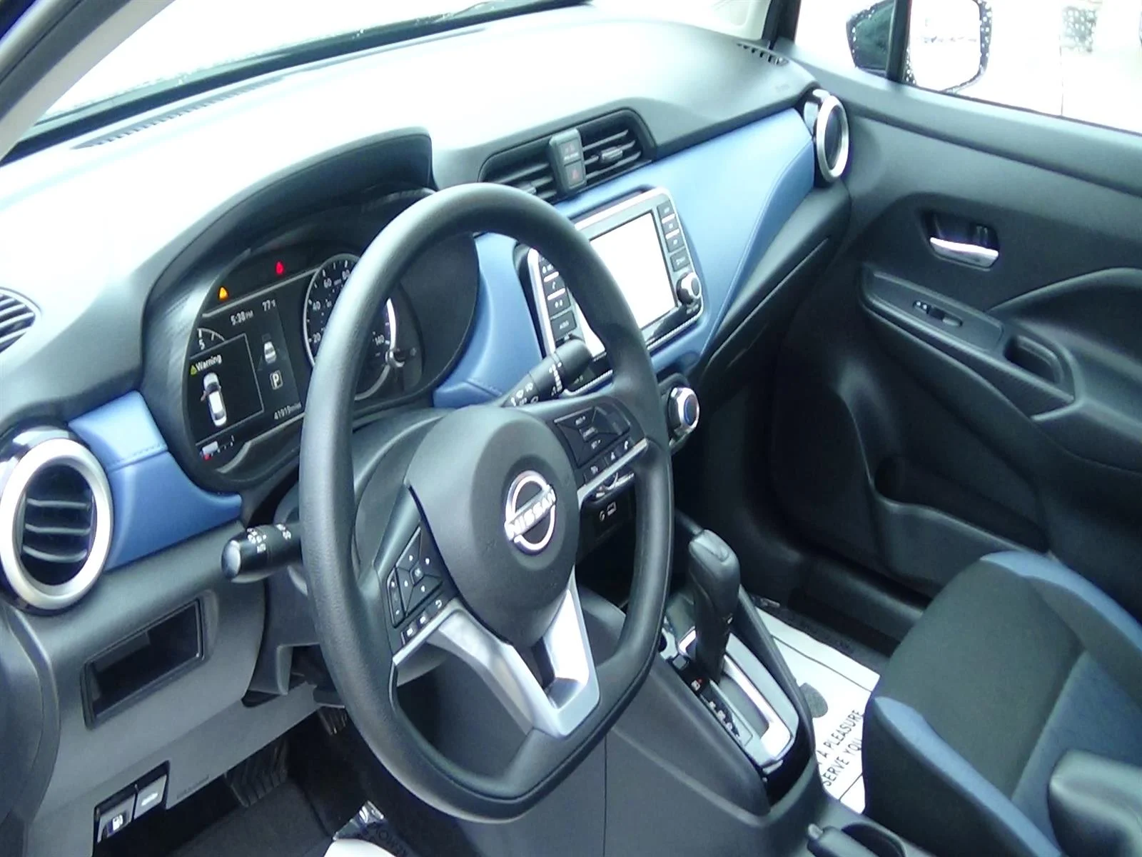 Used 2025 Super Black (kh3) Nissan SV image 15