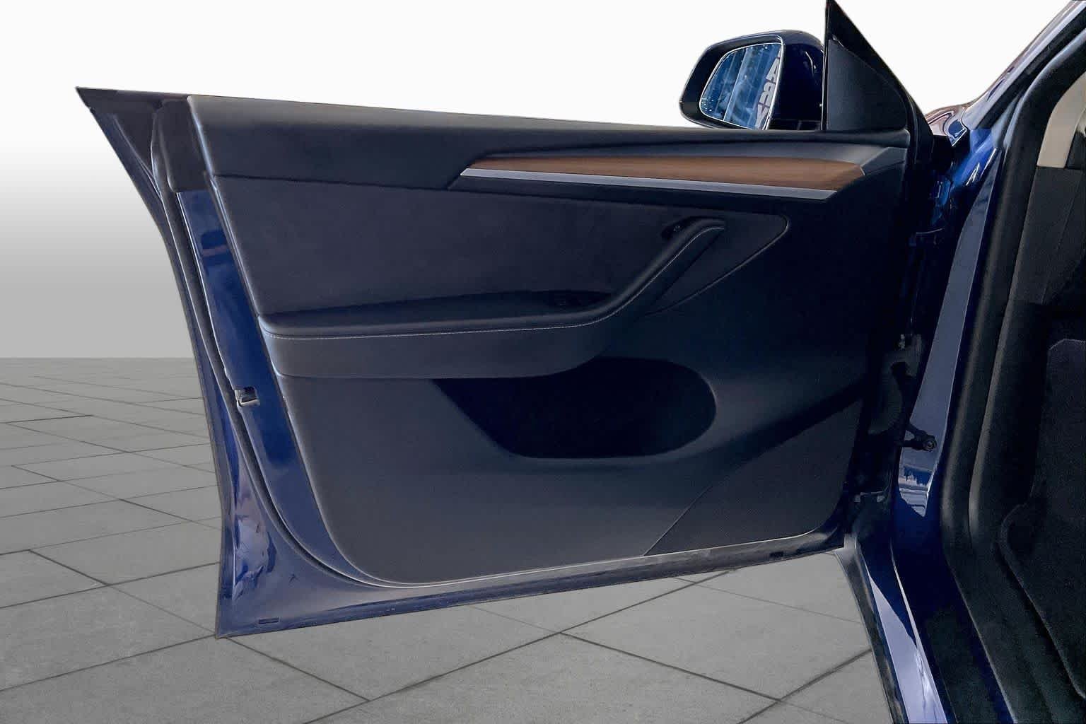Used 2023 Deep Blue Metallic Tesla  image 19
