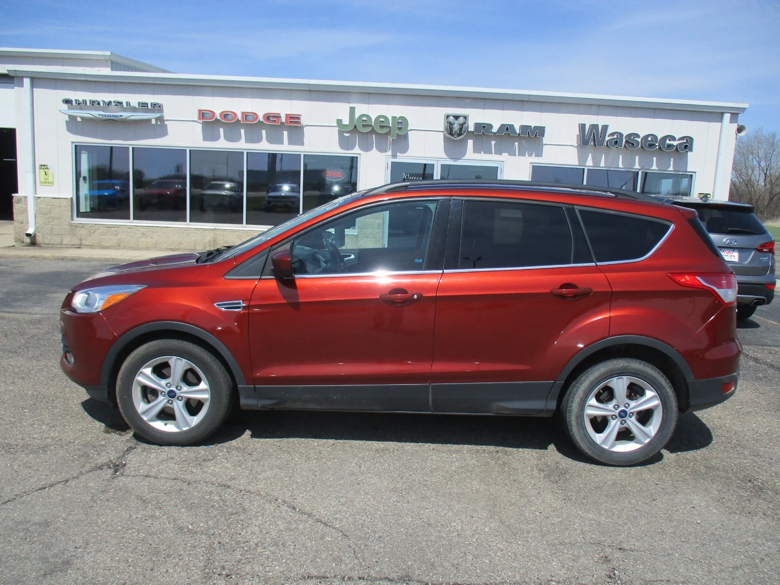 Used 2014 Ford Escape SE with VIN 1FMCU0GX3EUD37505 for sale in Waseca, Minnesota