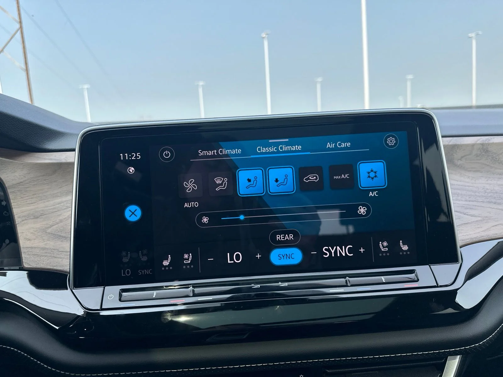 2026 Volkswagen Atlas SE w/Tech - Photo 61