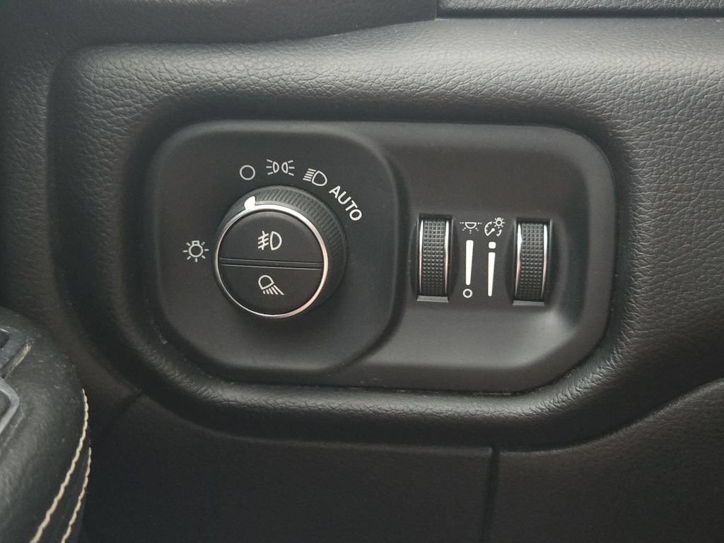 Used 2024  Ram Laramie image 24