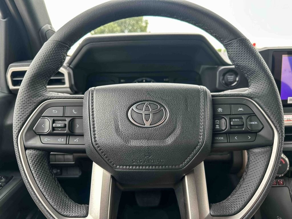 2025 Toyota Tacoma SR5 - Photo 15