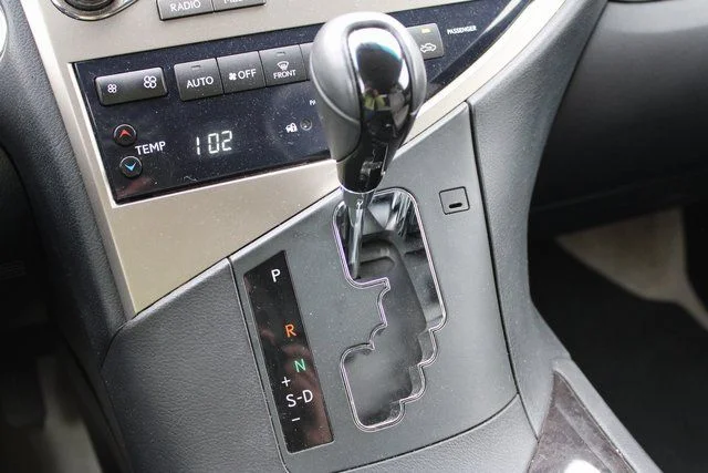 Used 2015 Gray Lexus 450h image 21