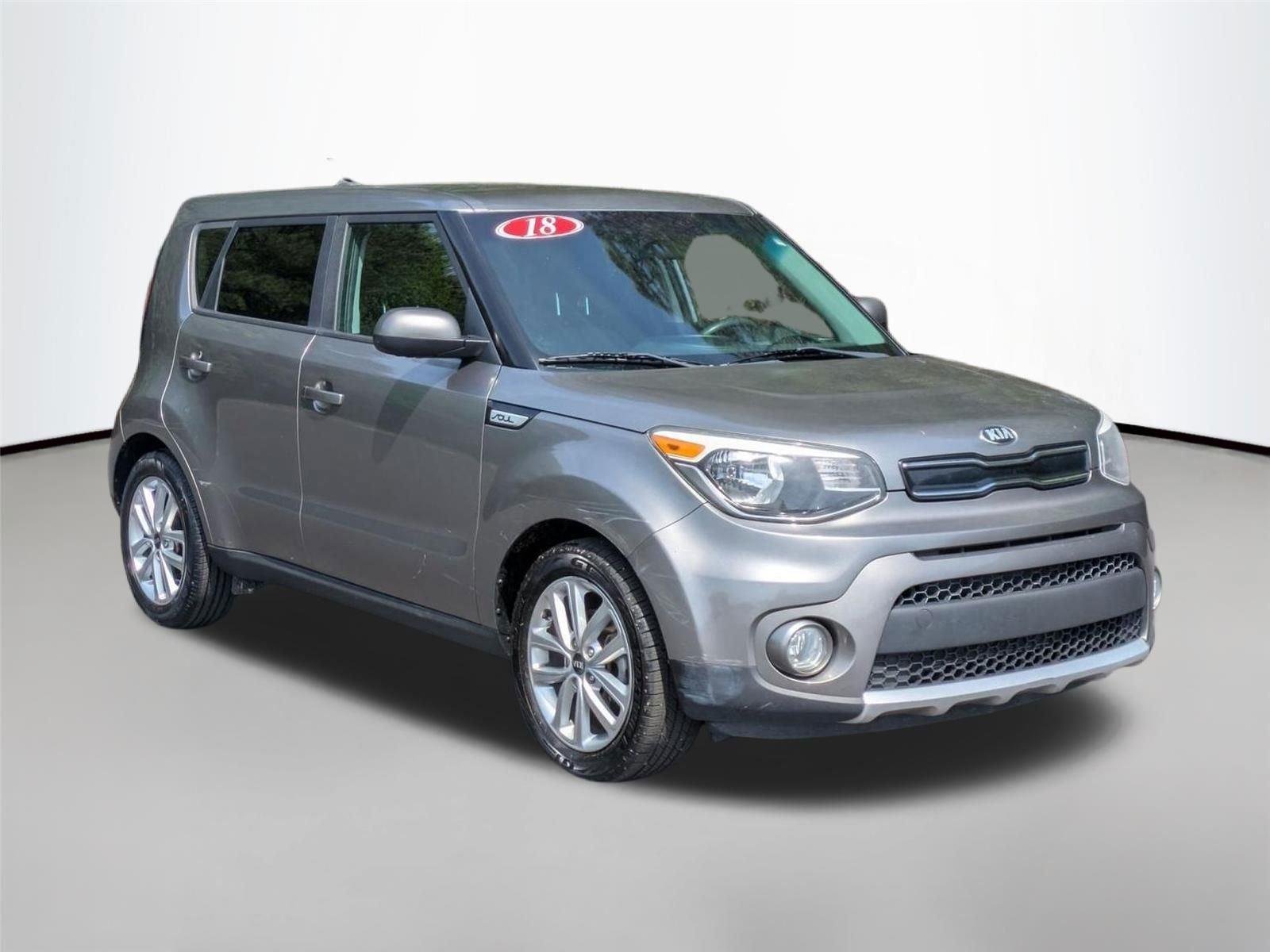 Used 2018 Titanium Gray Kia + image 7