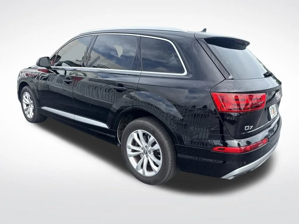 Used 2019 Night Black Audi 45 Premium image 4