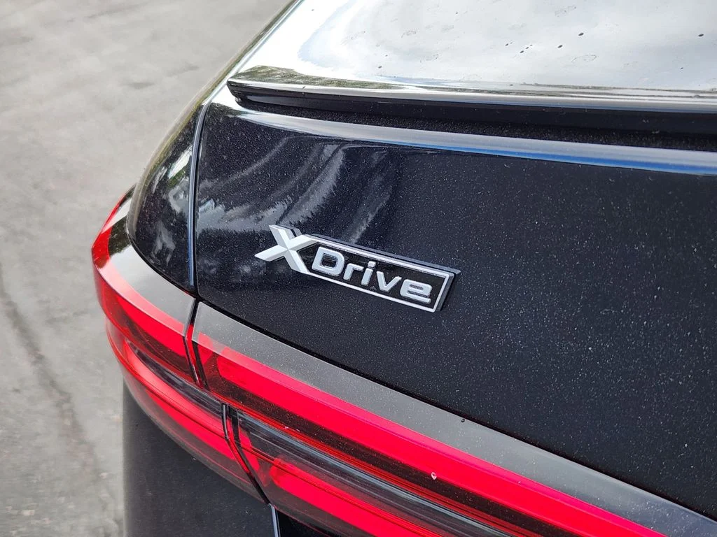 New 2027 Carbon Black Metallic BMW 530i xDrive image 20