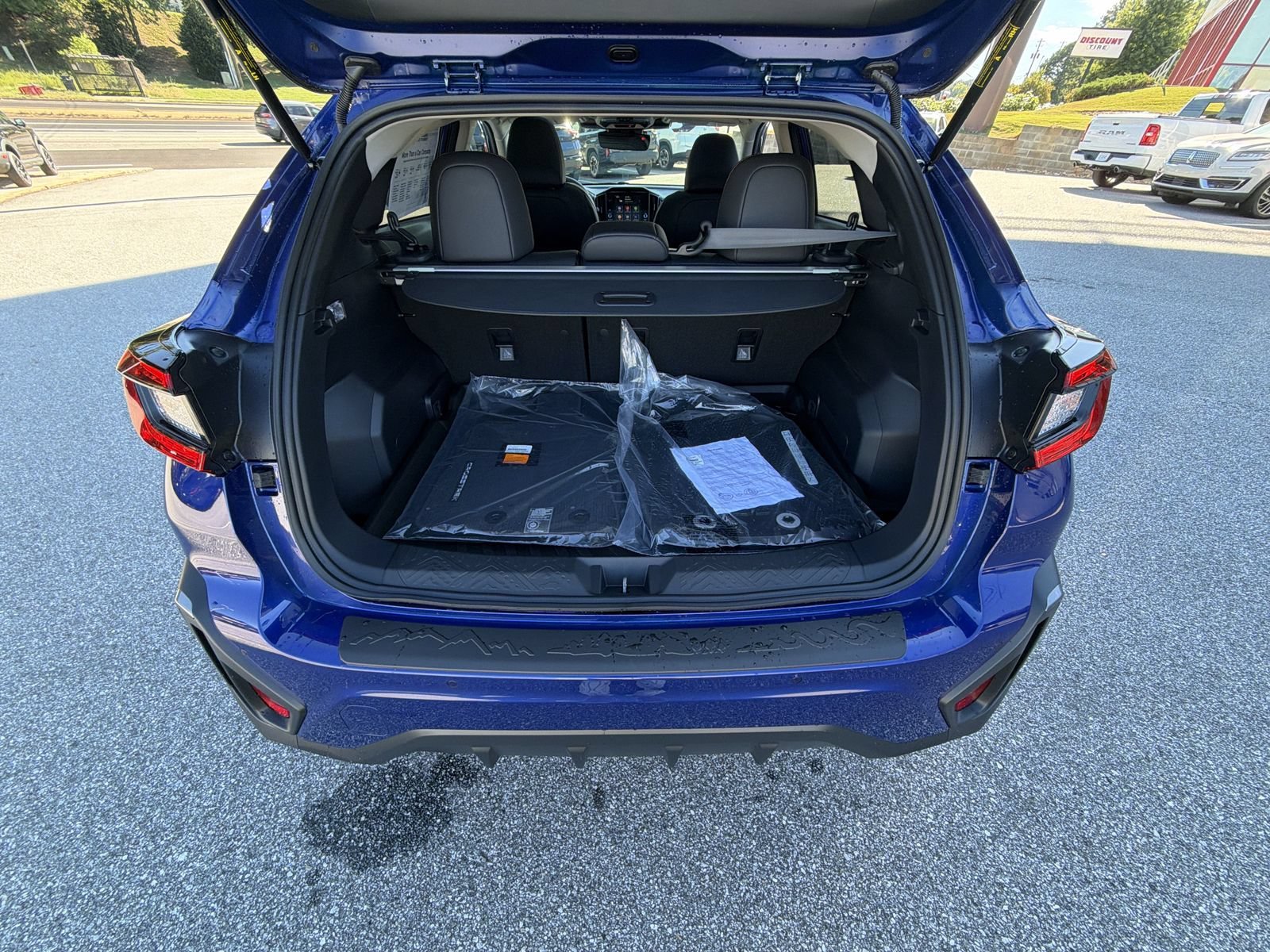 New 2026 SAPPHIRE BLUE PEARL Subaru Limited image 27