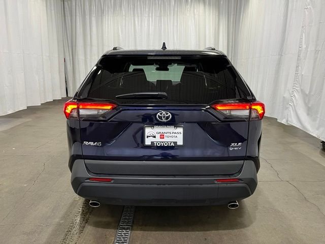 Certified Used 2025  Toyota XLE image 5