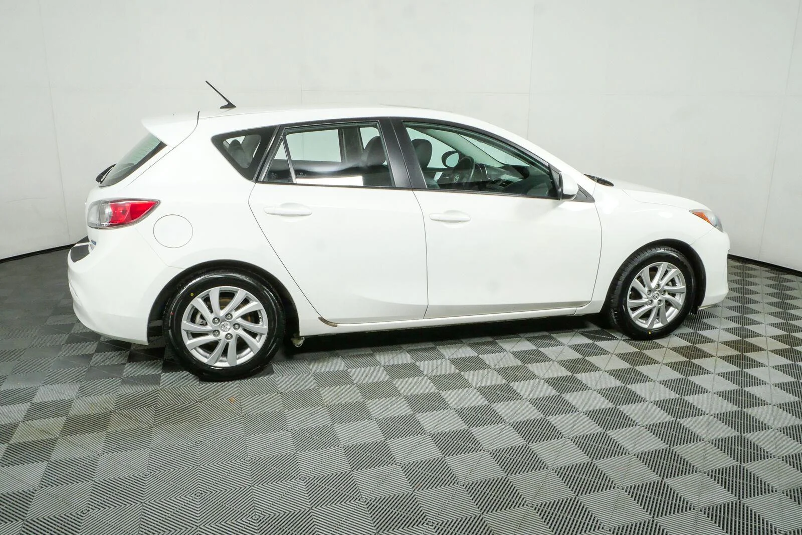 Used 2012 Mazda MAZDA3 i Grand Touring with VIN JM1BL1M7XC1550284 for sale in Atlanta, GA