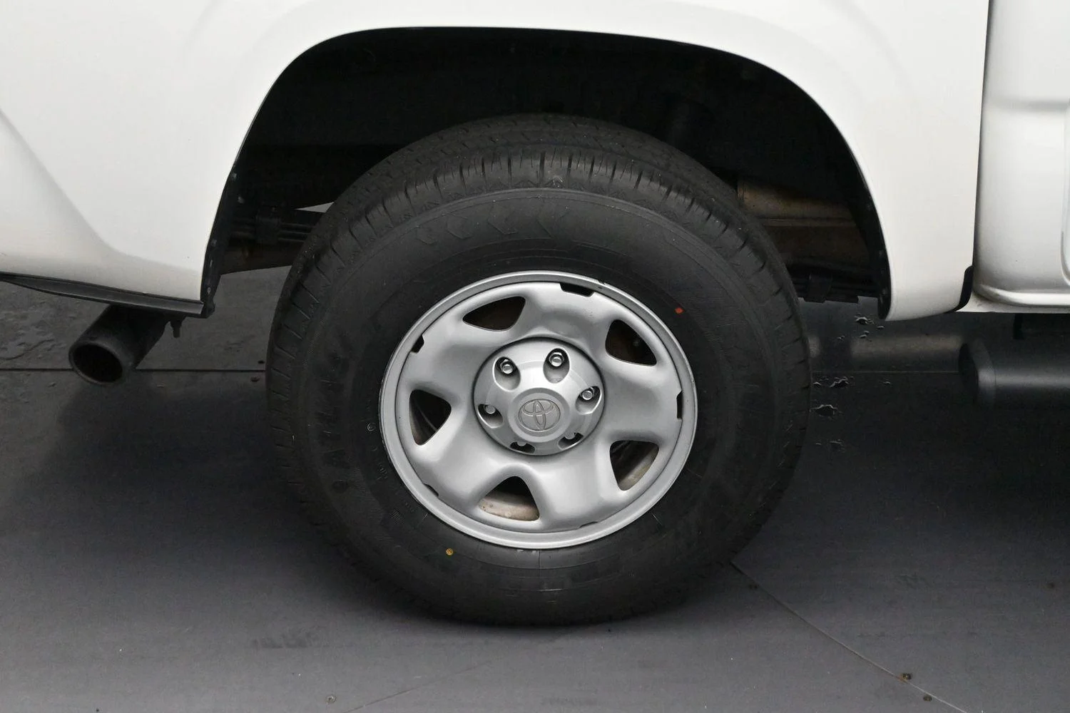 Used 2023 White Toyota SR image 32