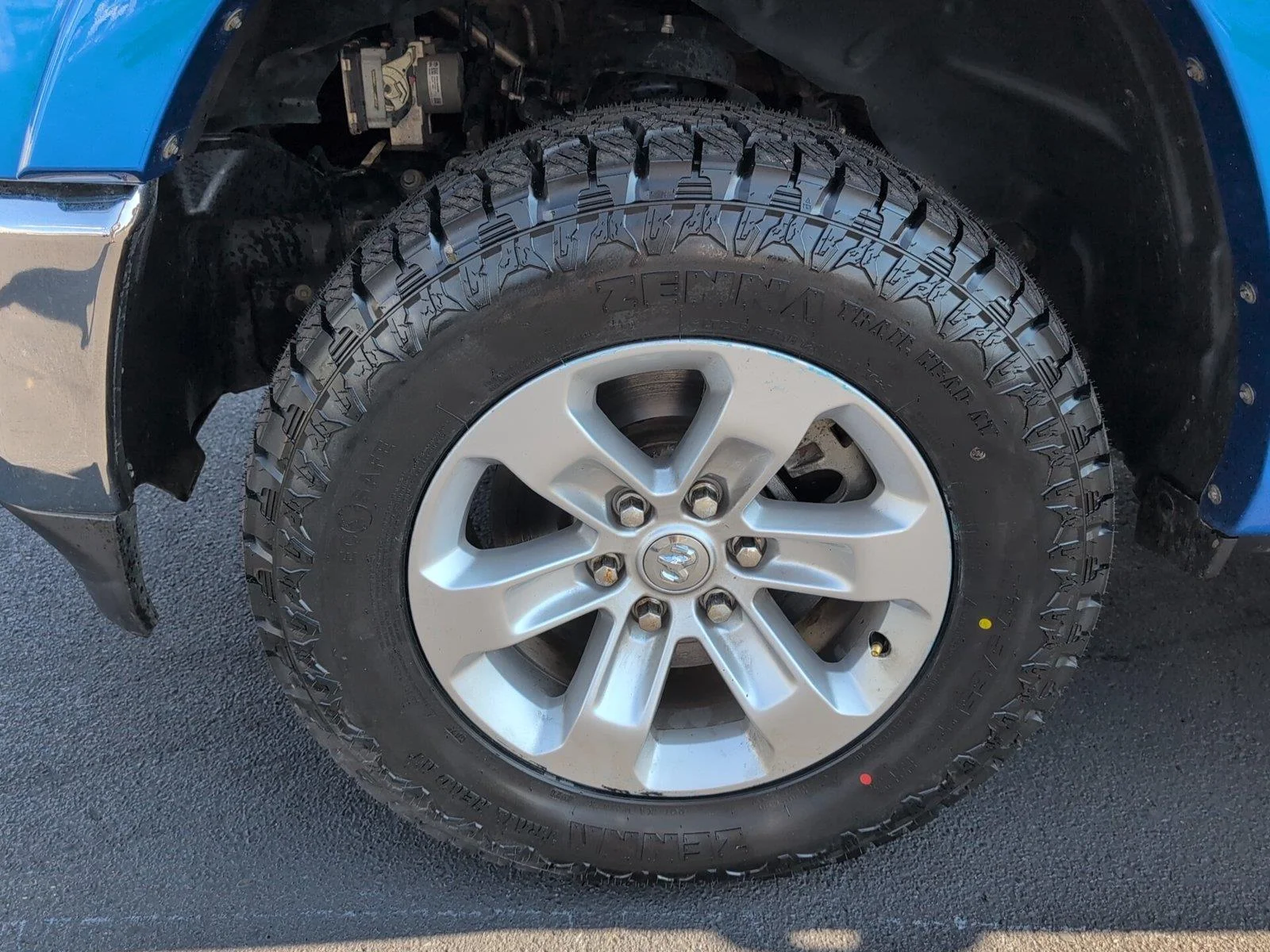 Used 2021 Hydro Blue Pearlcoat Ram Laramie image 9