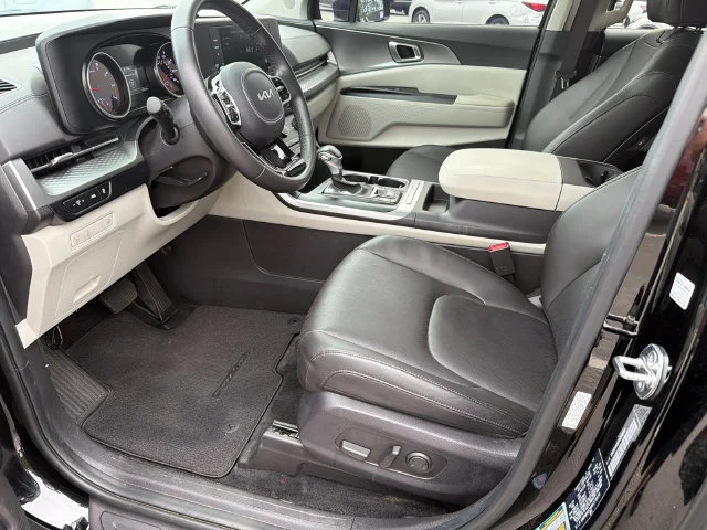 Used 2024 Black Kia LX Seat Package image 9