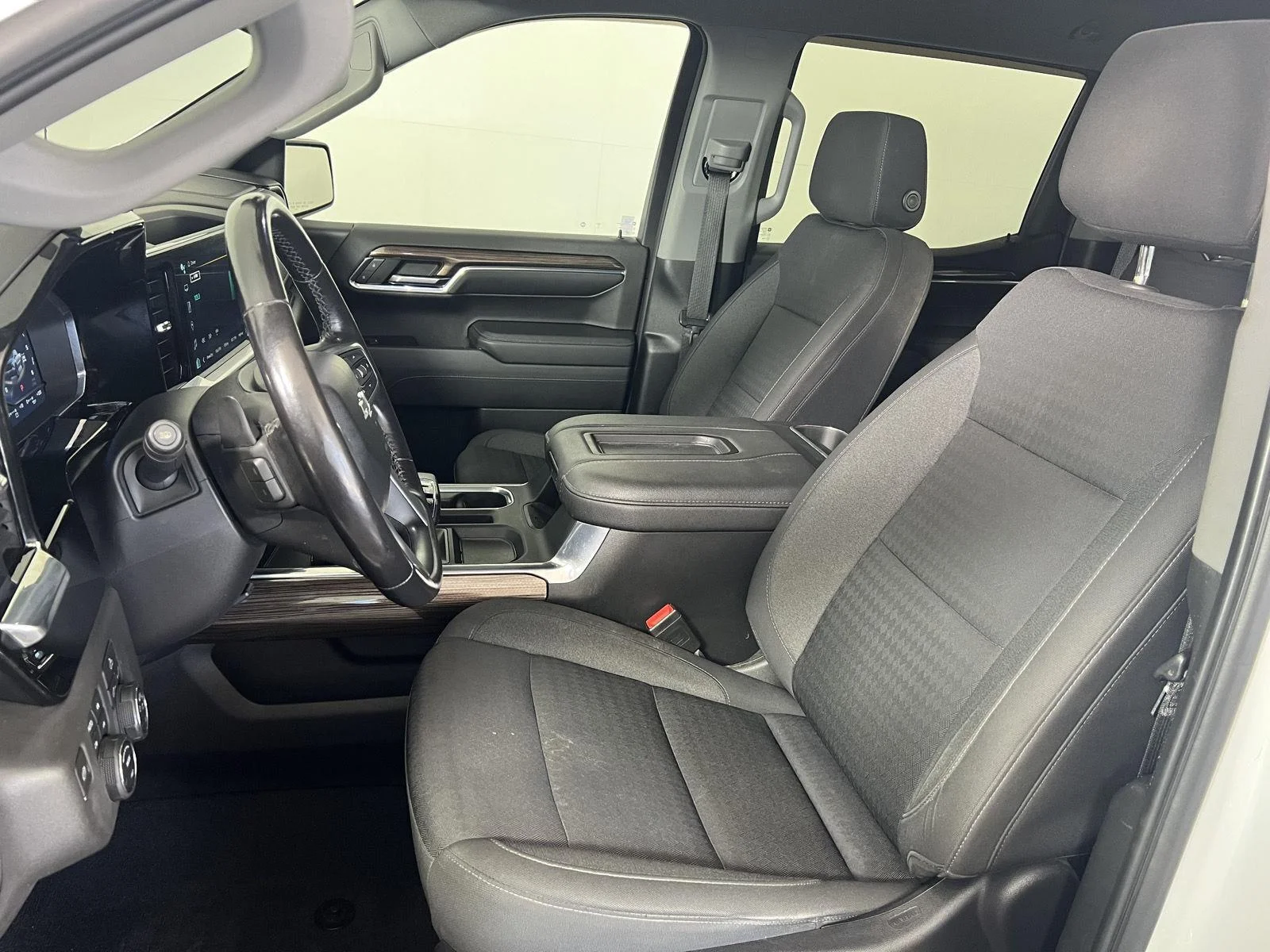 Used 2022 SUMMIT WHITE Chevrolet LT Trail Boss image 5