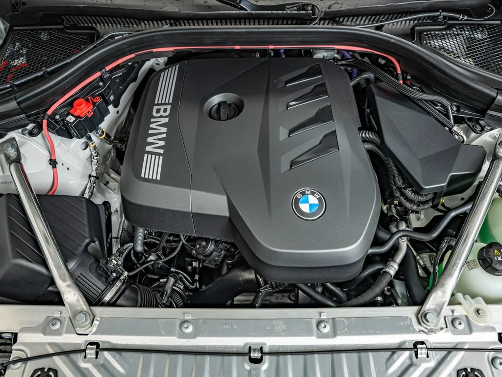 New 2026 Mineral White Metallic BMW 30 xDrive image 40