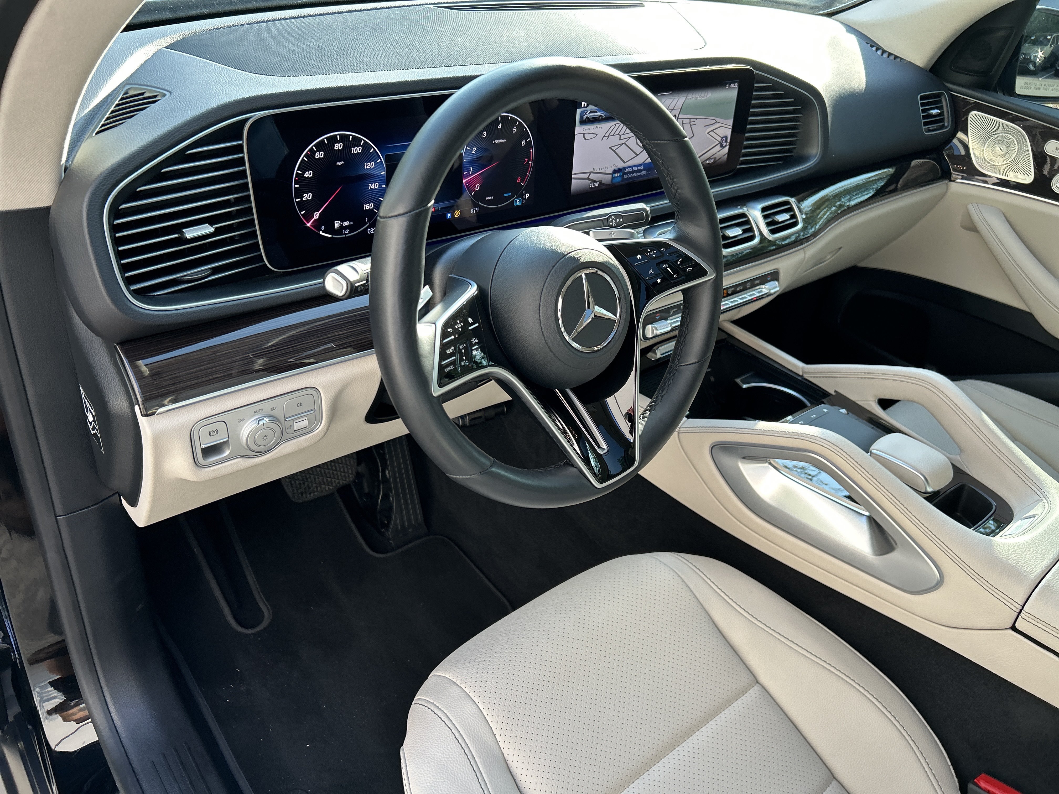 Certified Used 2025 Black Mercedes-Benz GLE 350 SUV image 18