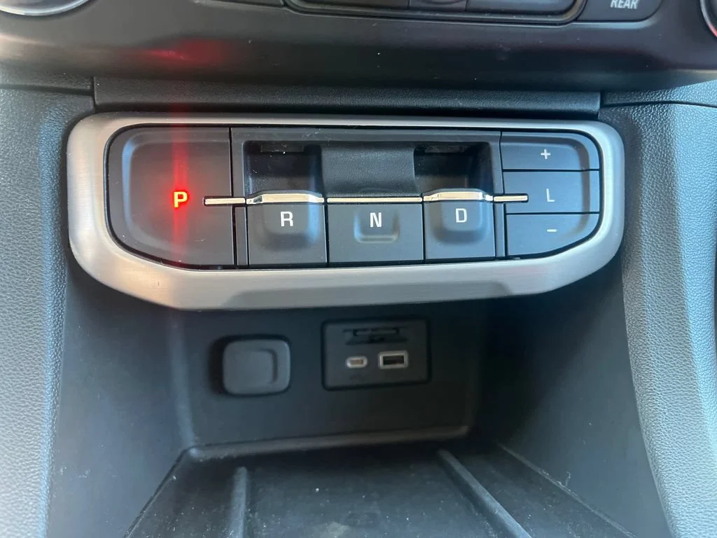 2023 GMC Acadia Denali - Photo 28