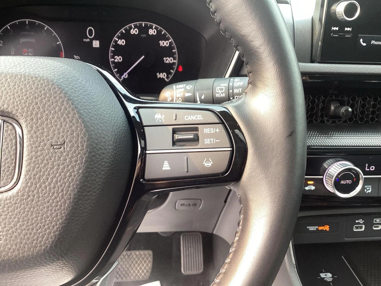 Used 2025 Solar Silver Metallic Honda EX-L image 18