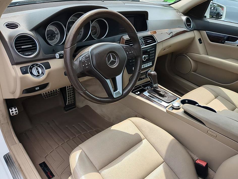 Used 2014 Diamond White Metallic Mercedes-Benz C 250 image 17