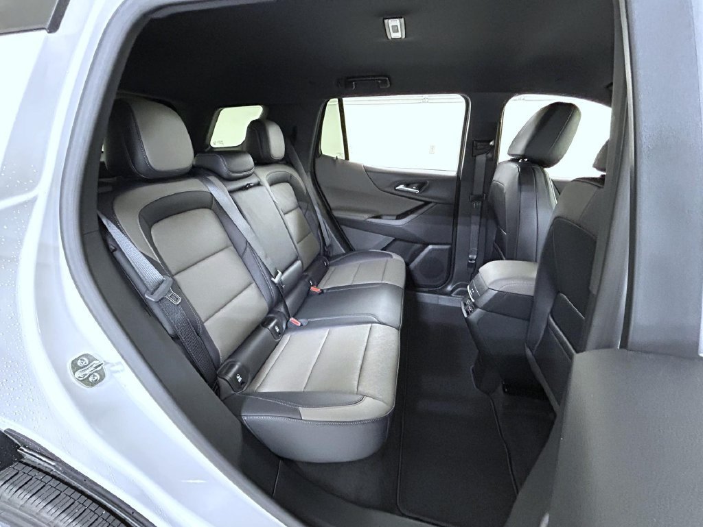 New 2027 Summit White Chevrolet LT image 18
