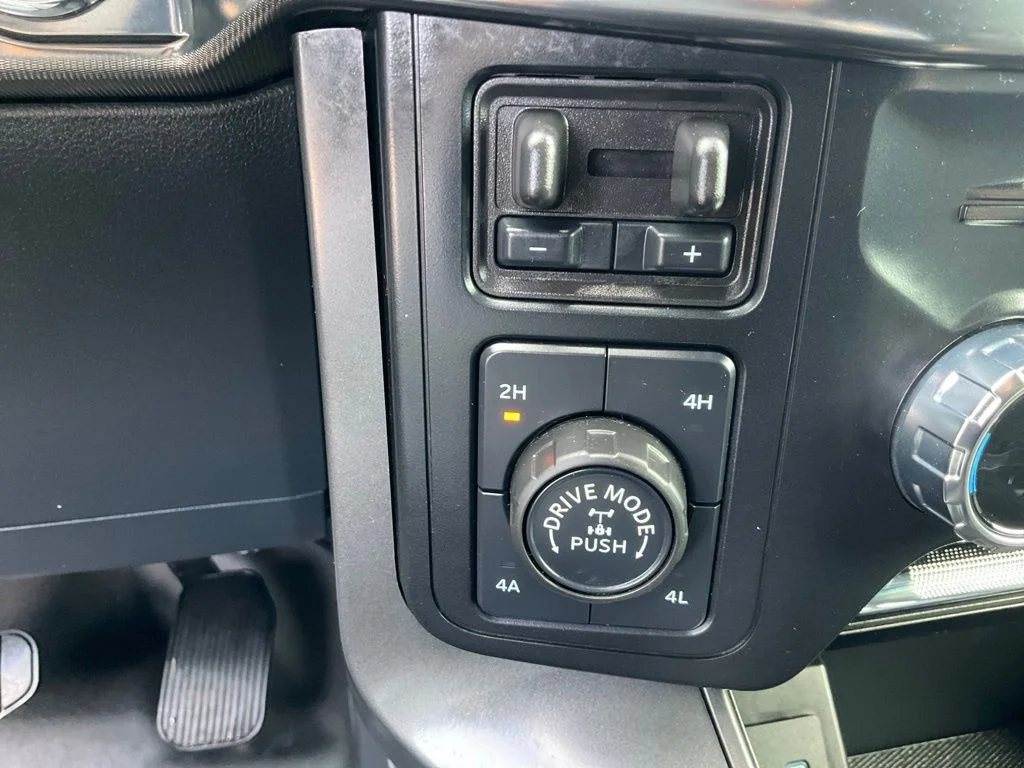 Used 2024 Silver Ford Lariat image 23