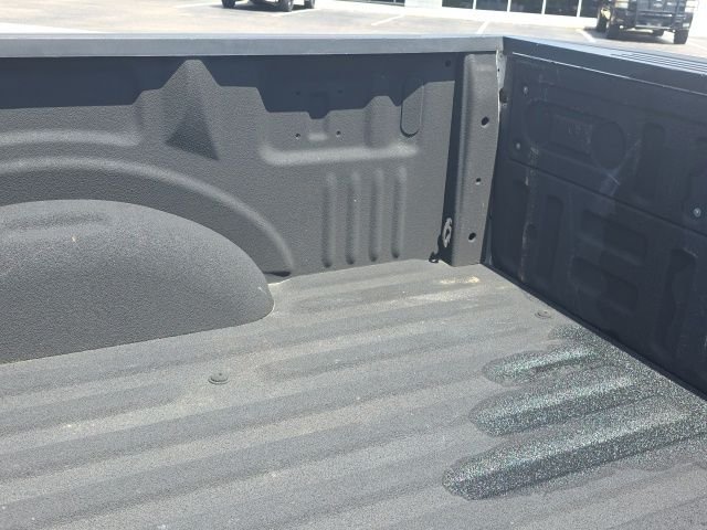 Used 2018 White Ford XL image 10