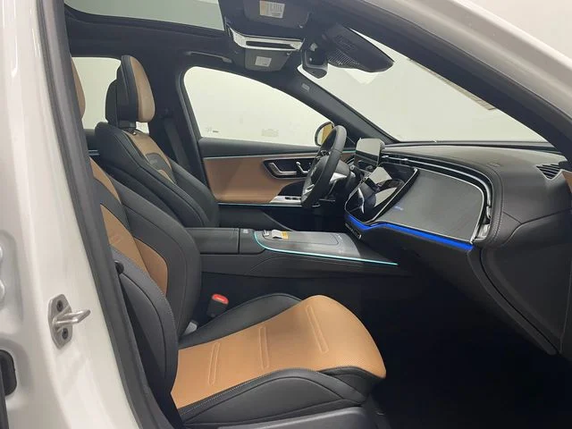 New 2026 MANUFAKTUR Moonlight Whit Mercedes-Benz E 53 AMG® image 17