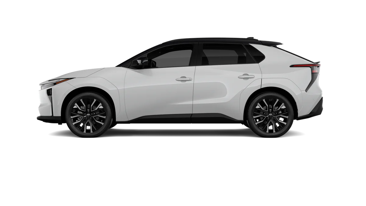 New 2027 Wind Chill Pearl with Midnight Black Metallic roof Toyota Limited image 4
