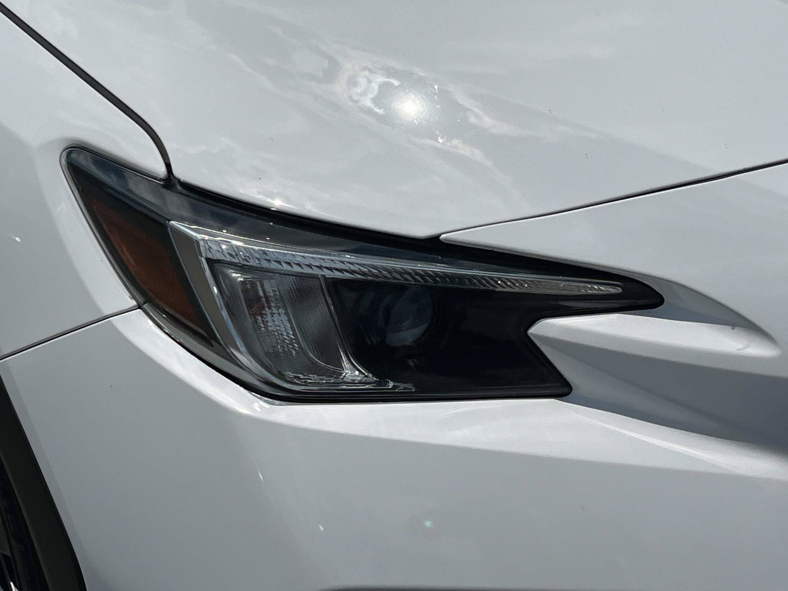 Used 2022 Ceramic White Subaru Premium image 9